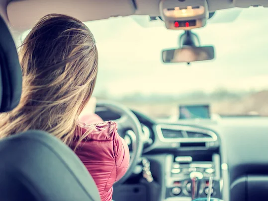 Woman_driving_car.jpg