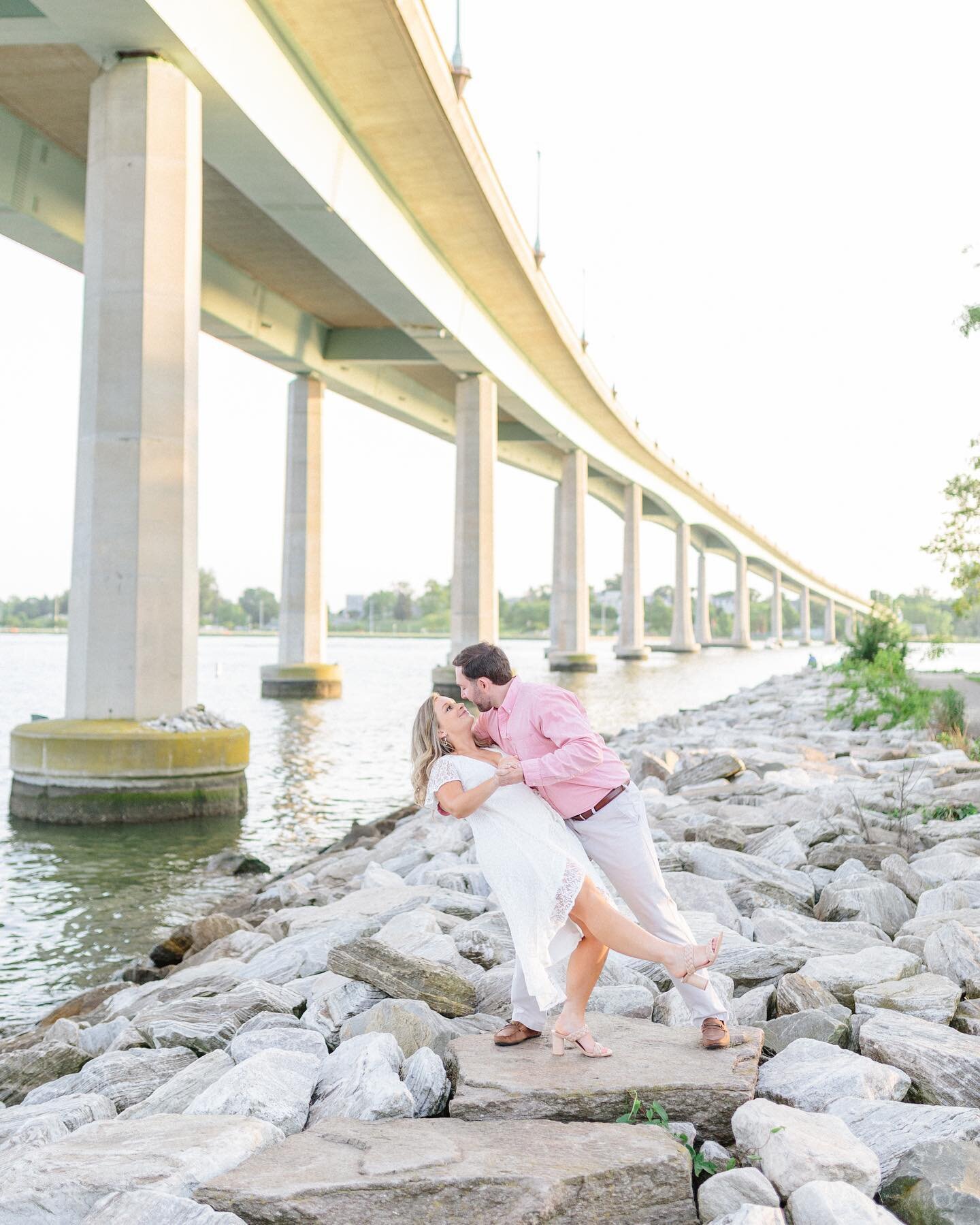 Courtney &amp; Chase practiced their dip before their engagement session and now I totally want to make that a prerequisite?! I can&rsquo;t wait for their wedding next year at Water&rsquo;s Edge!