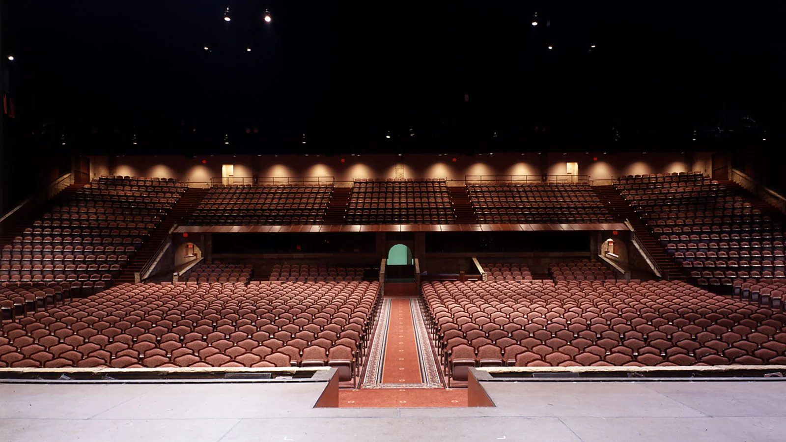 COMMERCIAL Sight Sound Theatre CORNERSTONE DESIGN ARCHITECTS