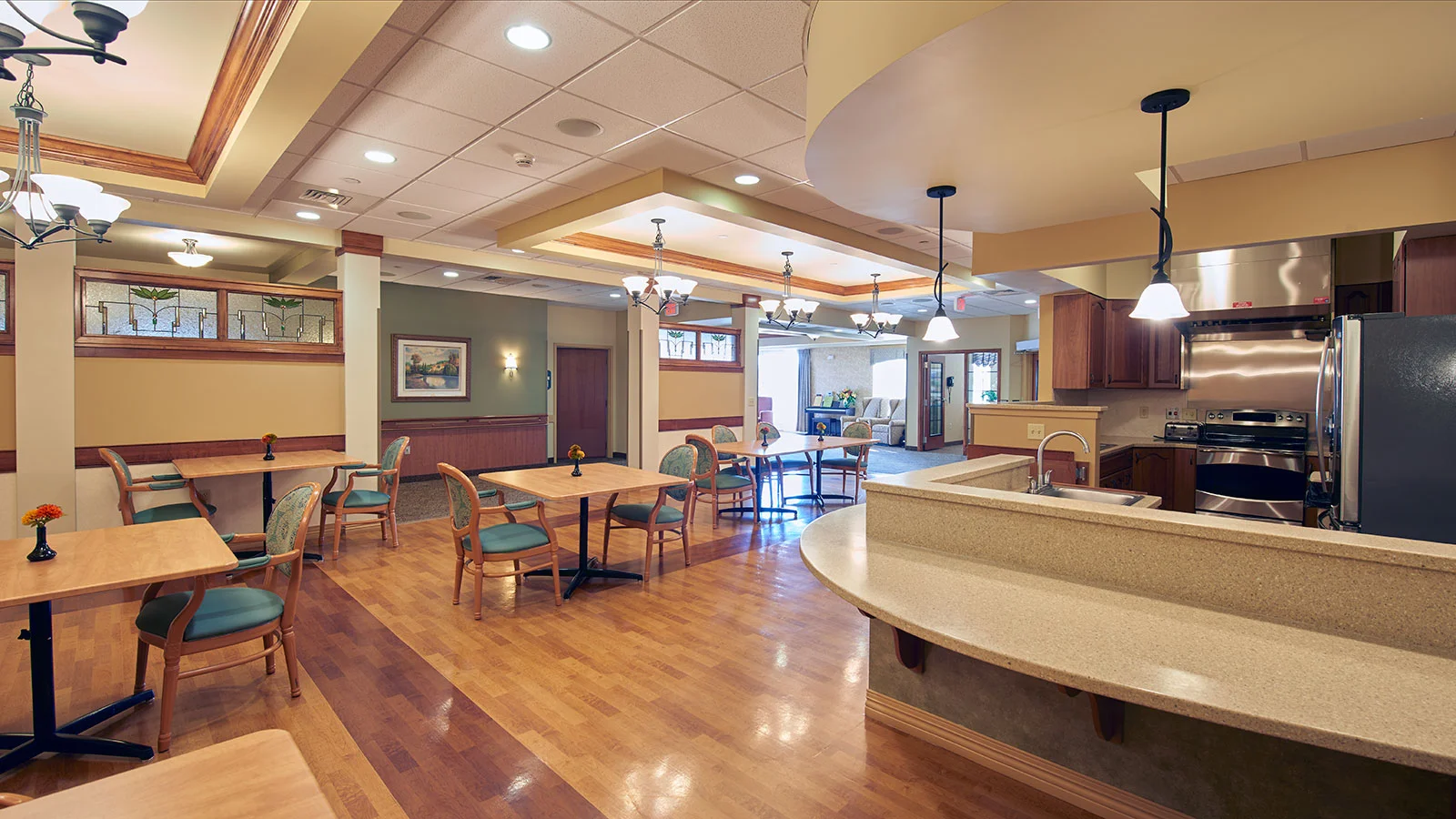 Chapel-Pointe-Dining.jpg