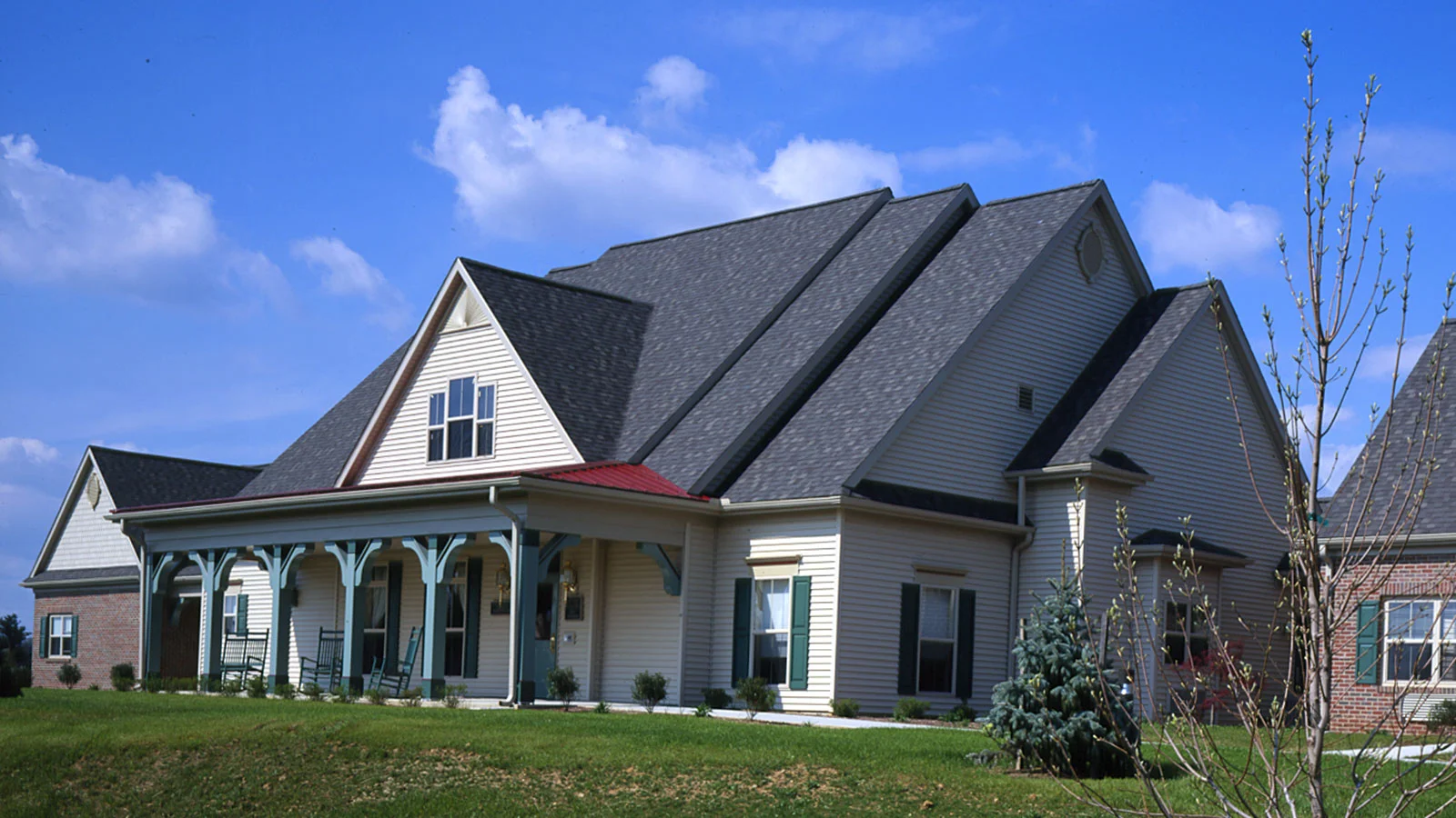 Columbia-Cottage-Exterior2.jpg