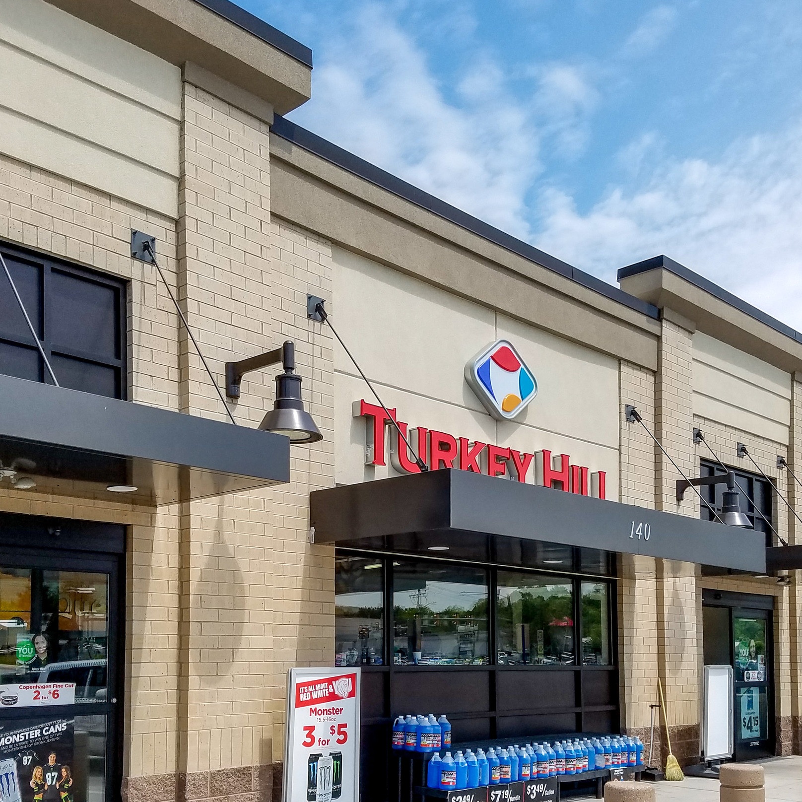 RETAIL — CORNERSTONE DESIGNARCHITECTS