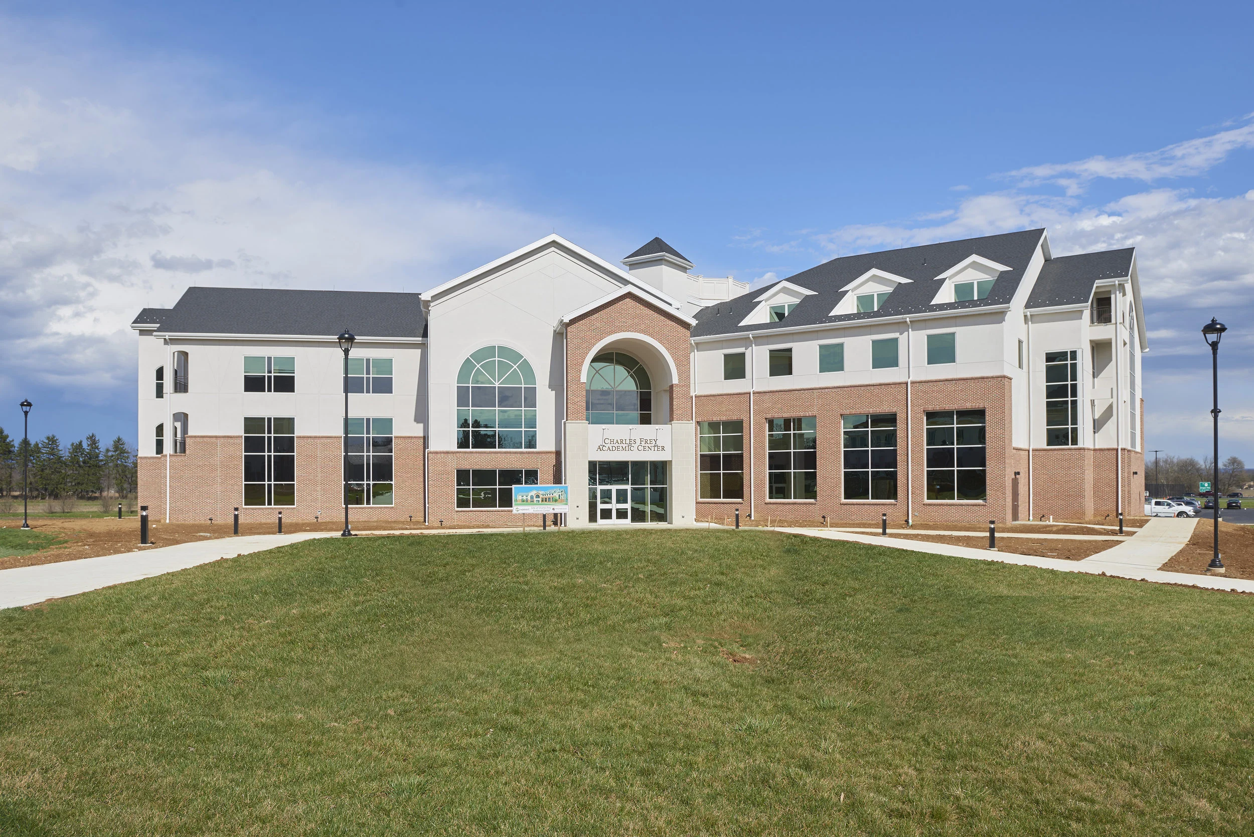 xCstone_LBC3_16RJP_0849 w Grass.jpg