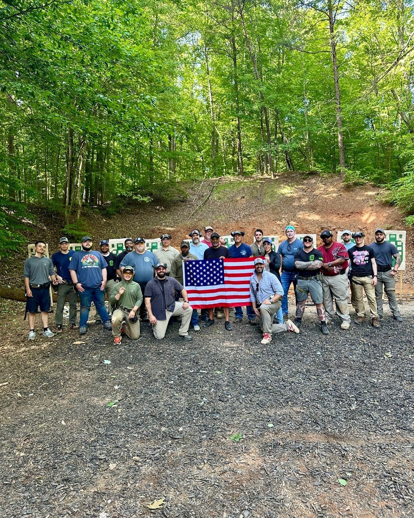 Defensive Pistol 2 📍Manassas, VA in the books!! 🇺🇸One of the biggest level 2 pistol classes we&rsquo;ve had to date! 22 students came out and crushed it. 💥Also Congratulations to @norbaby.actual , Recipient No. 5 of the Green Knight Pistol Patch 
