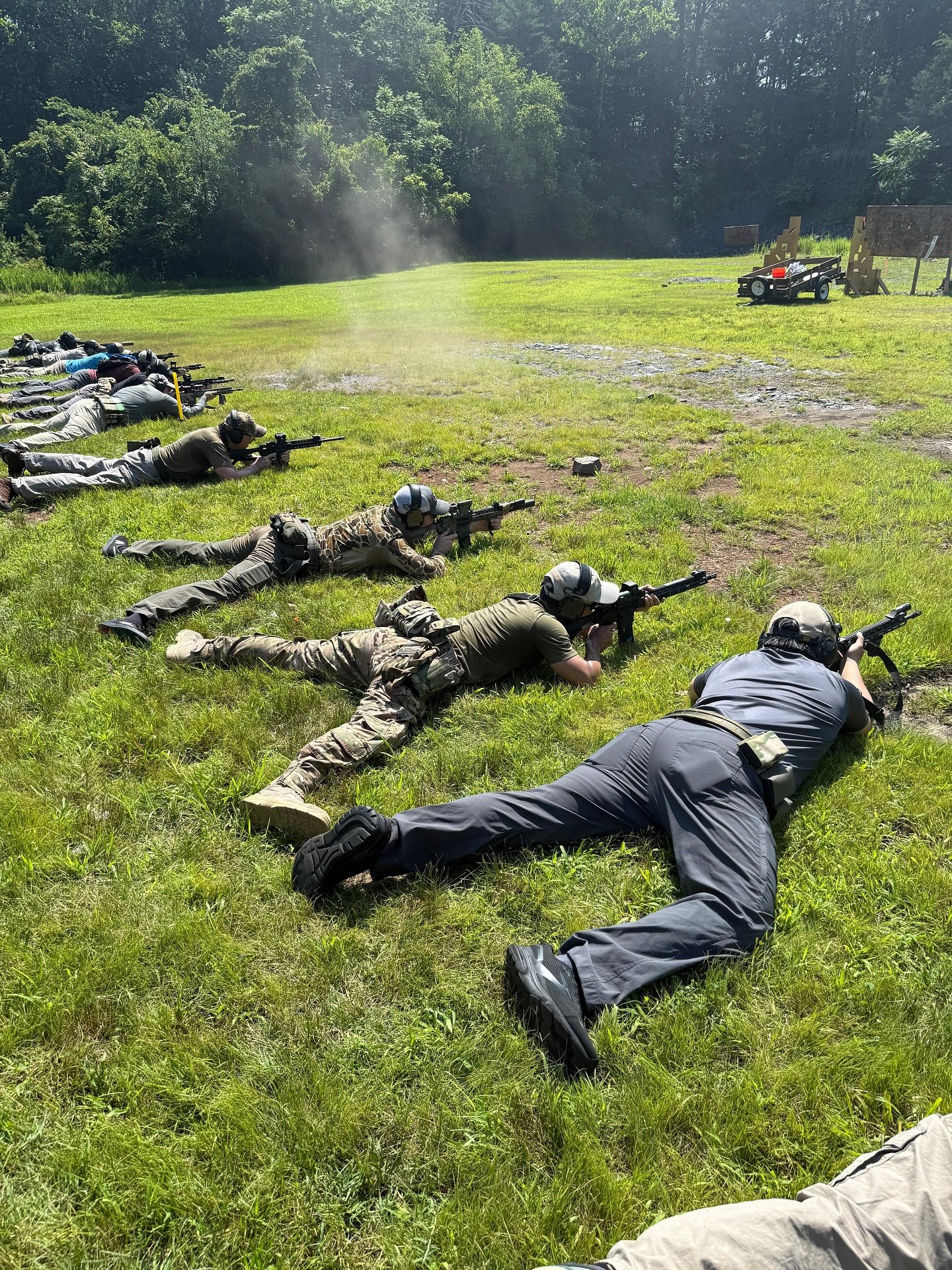 Defensive Carbine I 📍Culpeper, VA — Sold out Class — Zero No-Shows!! Temps were high but so was the turnout —Everyone showed up ready to train, and the range stayed hot all day🔥 Swipe for the action 👈🏻
Our instructor crew ran h