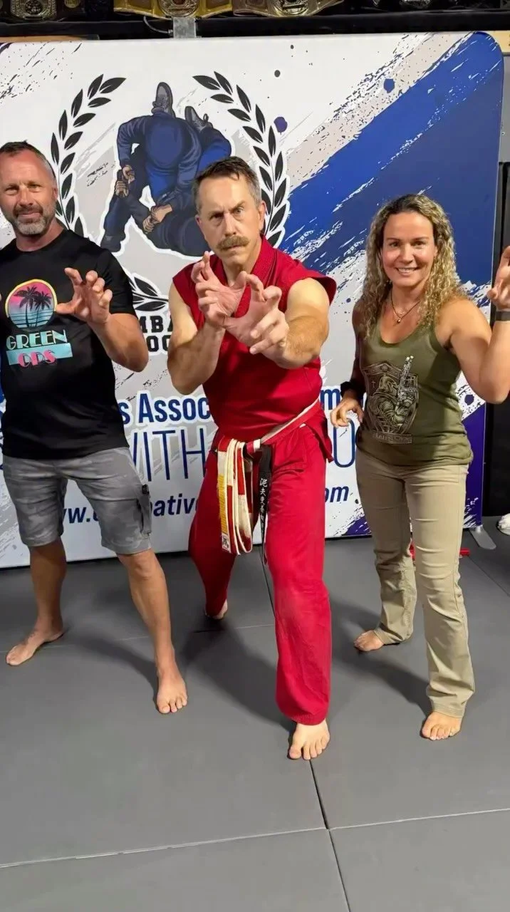 Day 2 of the @combativessummit brought in a true master of the arts… Master Ken himself. 
@masterameriken  22° black belt in Ameri-Do-Te (Best of All, Worst of none), world-renowned for his innovative techniques like:
πΉ Catching bullets