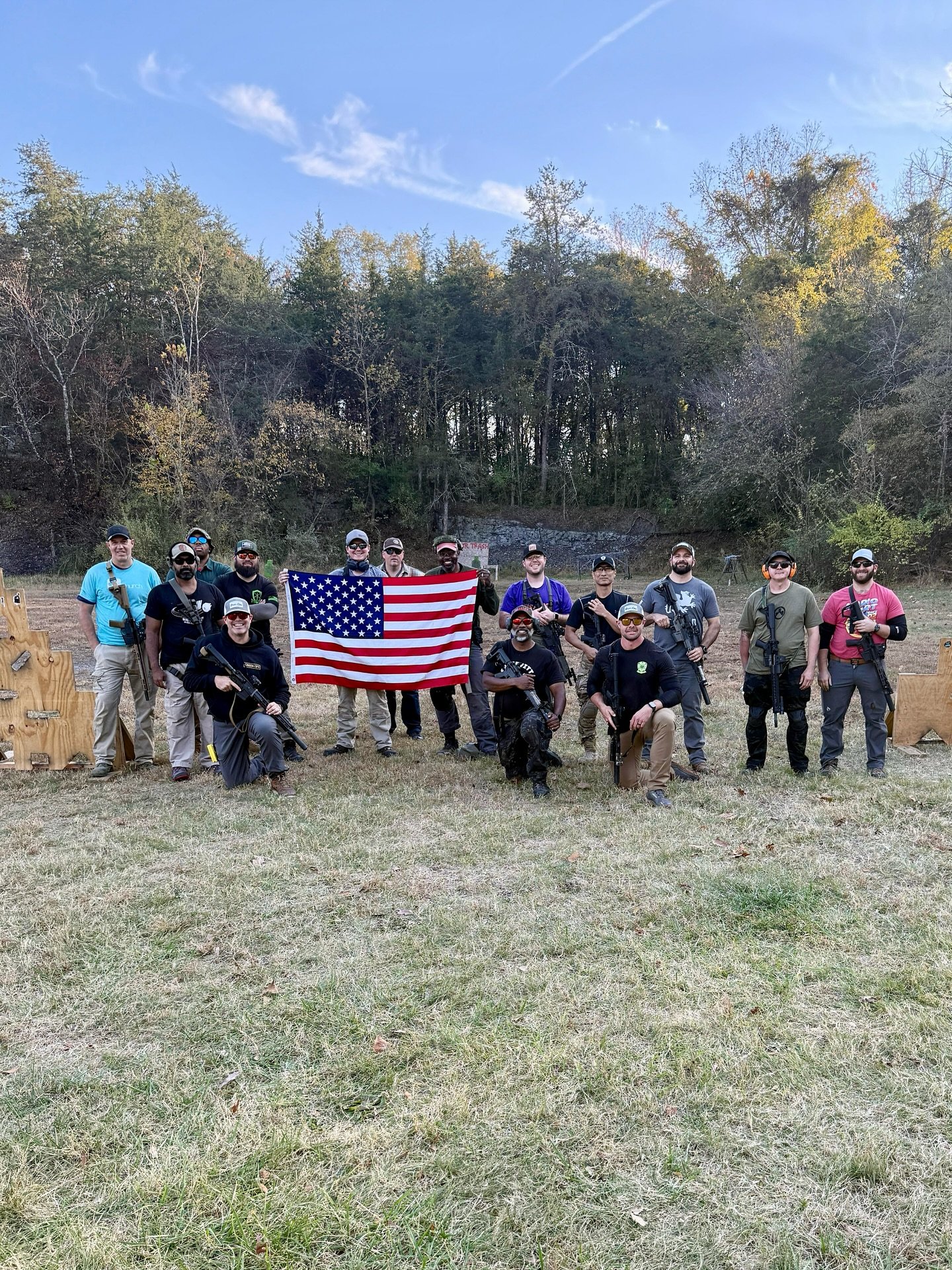Defensive Carbine II 📍Culpeper, VA is in the books 🇺🇸
18 shooters ran it hard: barricades, hard cover, shooting on the move, and awkward positions. Just getting comfortable being uncomfortable.

Big thanks to everyone who showed up and to the Gree