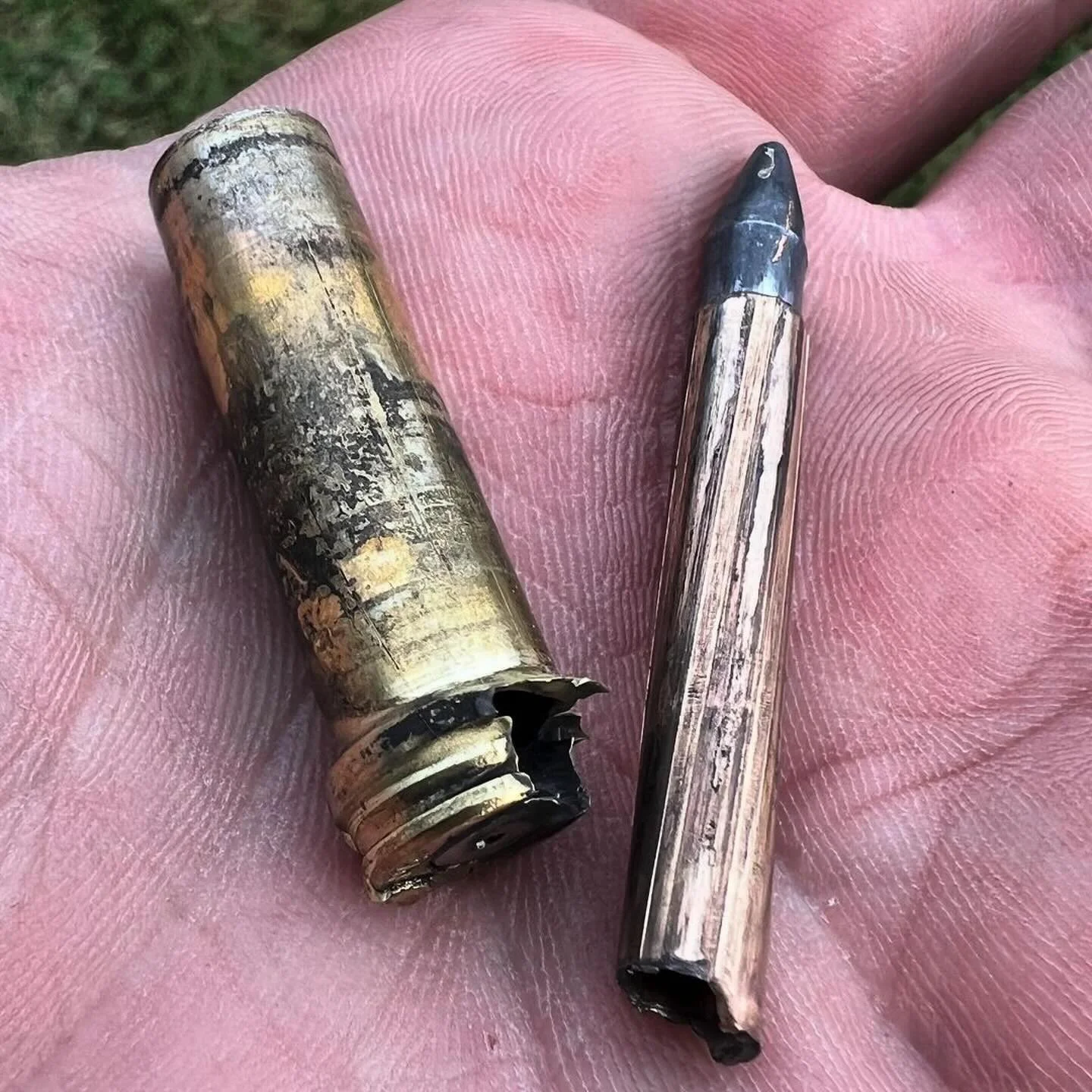 As we kick off 2026 training this weekend with Defensive Carbine I, followed by Defensive Carbine II next weekend, this is a reminder worth revisiting.

👉🏻What you&rsquo;re looking at:
A .300 Blackout round fired in a .223/5.56 rifle from a previou