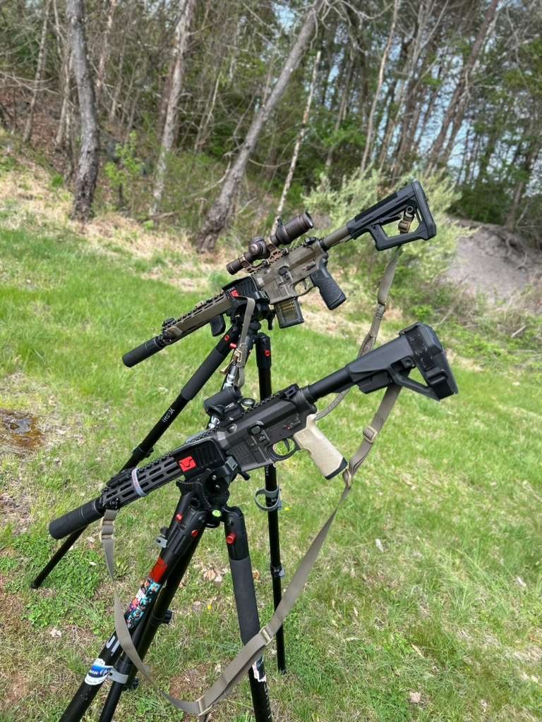 Culpeper, VA 📍 
Quick sneak peek from today&rsquo;s Advanced Application of Carbine Fundamentals &mdash; sold out class and full send all day. 

Instructors running @sonsoflibertygw rifles paired with @griffin_armament cans, pushing students through