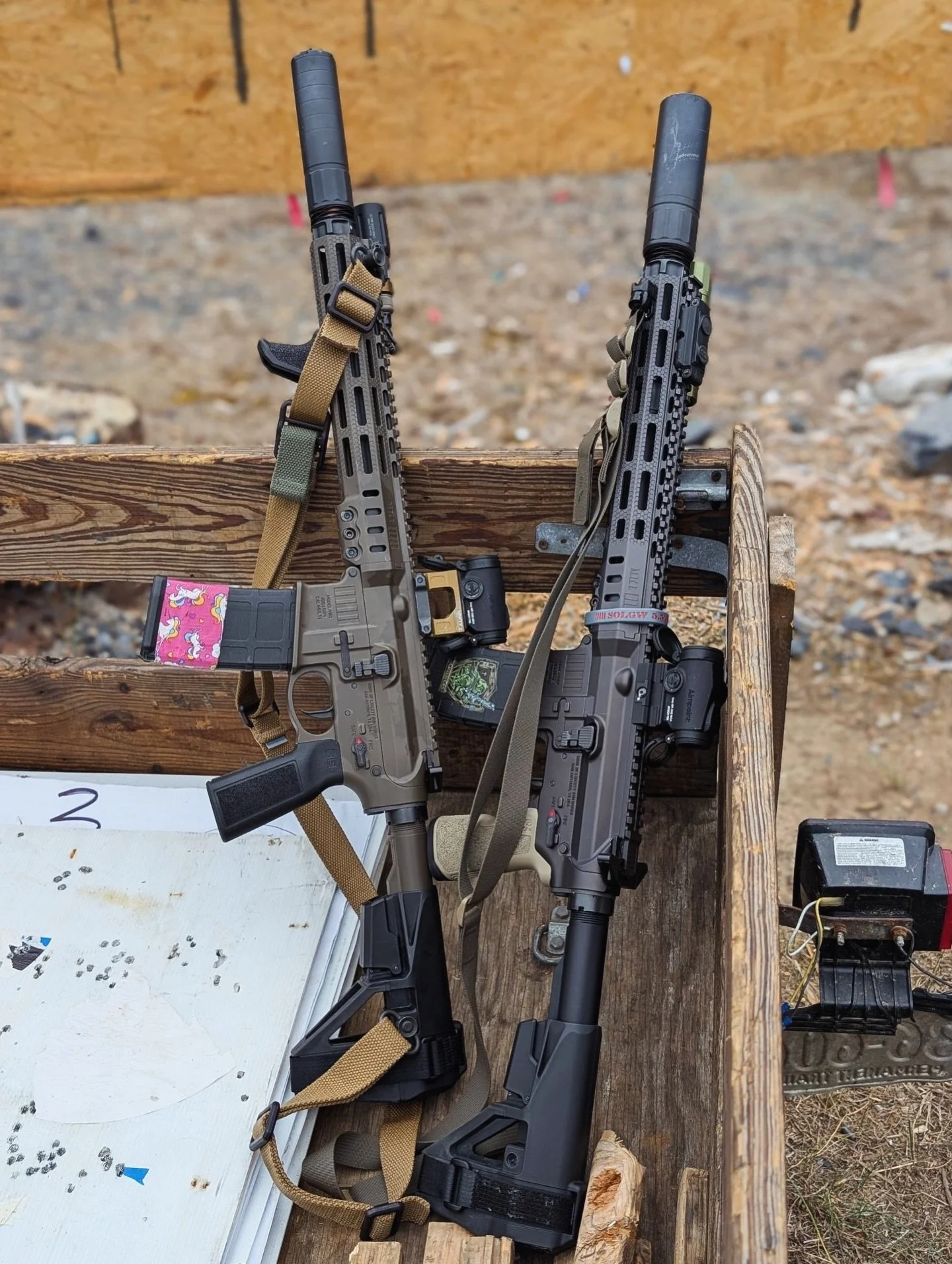Gearing up for a full Defensive Carbine II class in Culpeper, VA tomorrow 🇺🇸. The crew will be running @sonsoflibertygw rifles, suppressed with @griffin_armament cans and topped with @aimpointusa optics. Should be a solid day on the range 👊🏻

Her