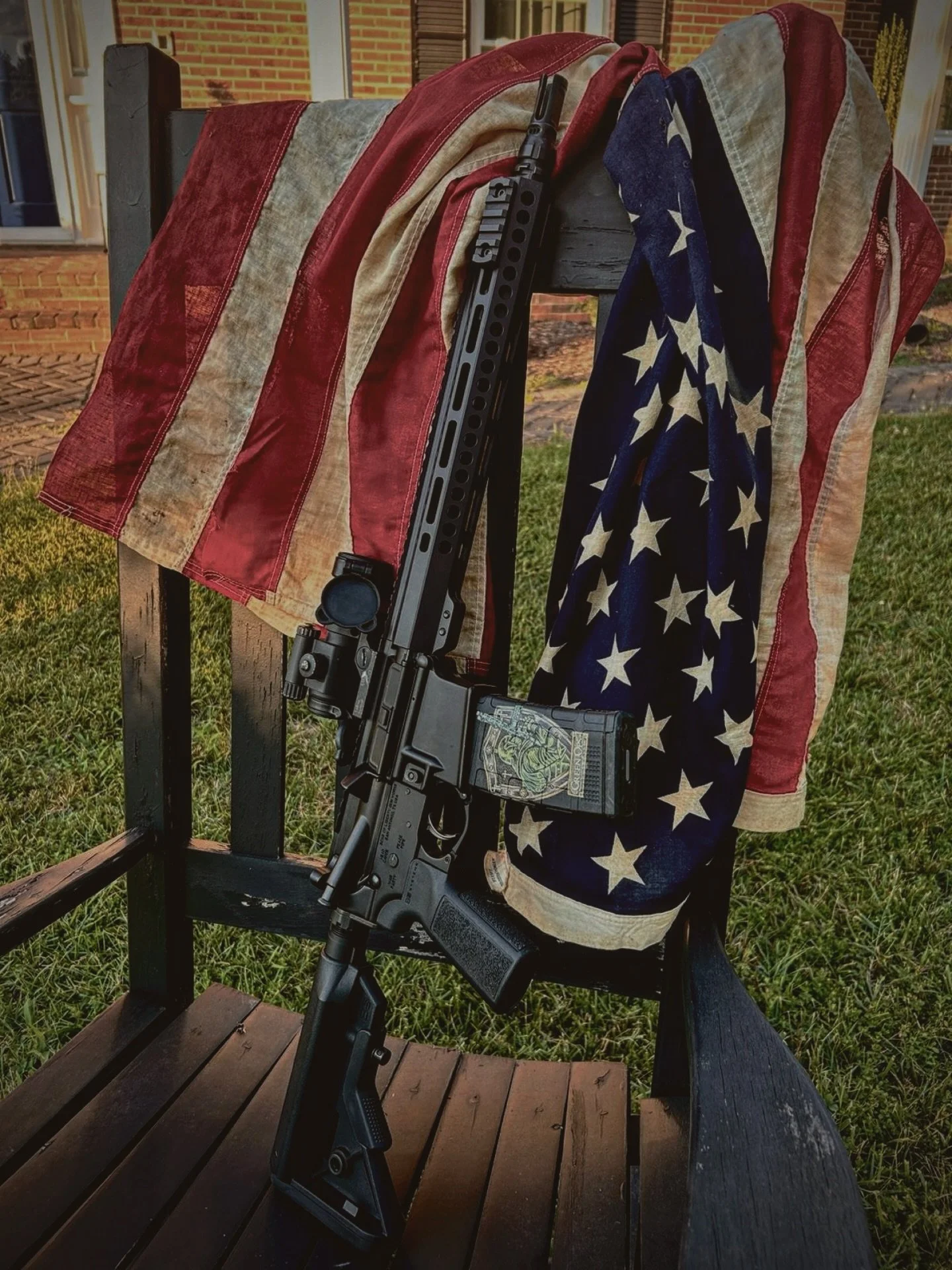 Heading into Memorial Day weekend remembering those who gave everything for the freedom we live every day. 🇺🇸

#memorialdayweekend #freedomaintfree