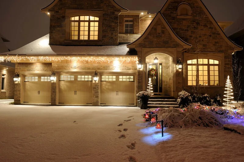Picture of a house in the snow