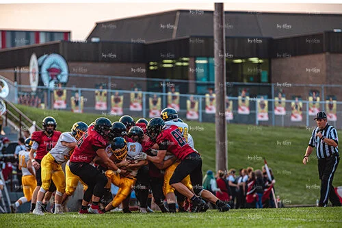 MHSFB19 Hastings Gameday-26_500pxwm.jpg