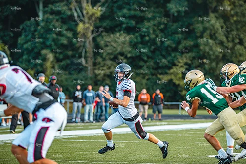MHSFB19 Lumen Christi Gameday-37_500pxwm.jpg