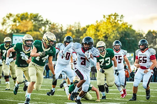 MHSFB19 Lumen Christi Gameday-48_500pxwm.jpg