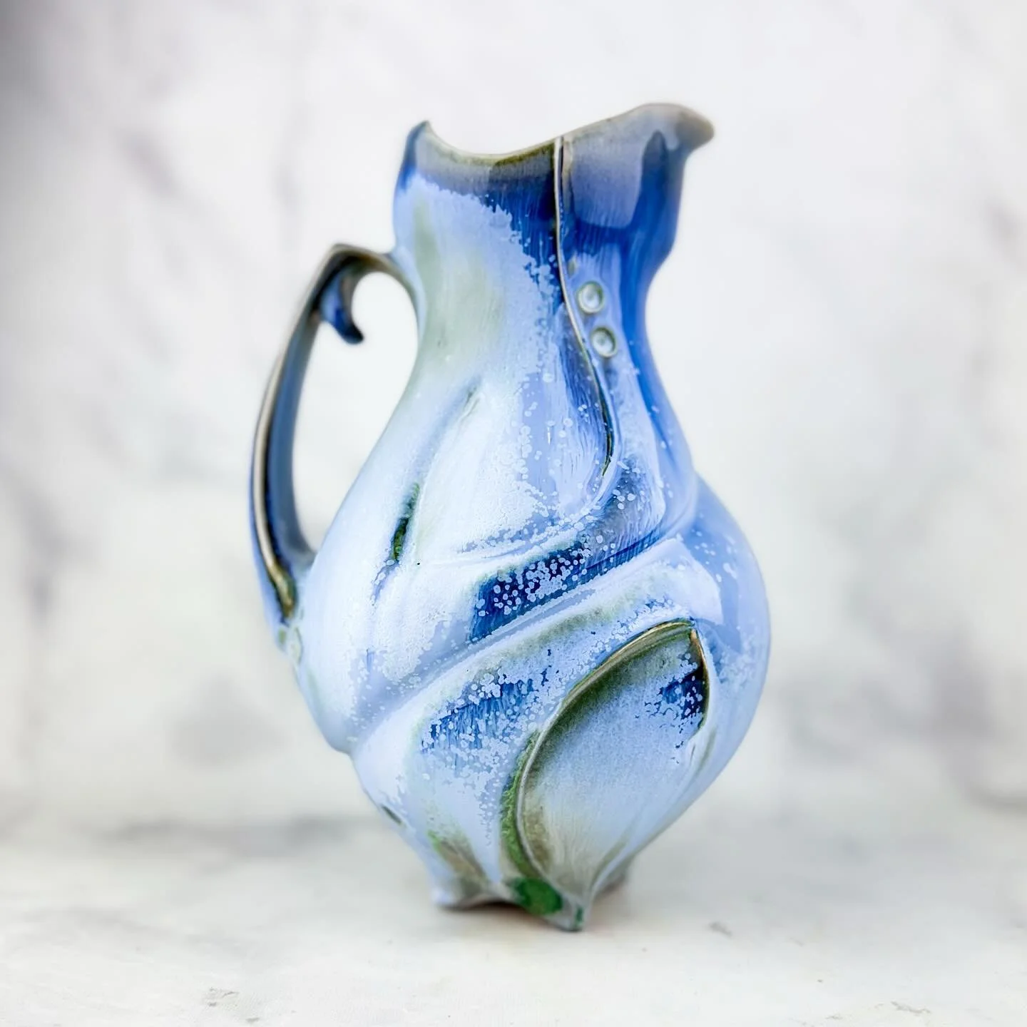 Happy Friday - thanks for all of the kind words, shares, comments as Ive shared highlights of the wares I&rsquo;ll have available through my website today - online shop goes live at 3pm Pacific.  I have 22 fresh pots which is a selection of my best w