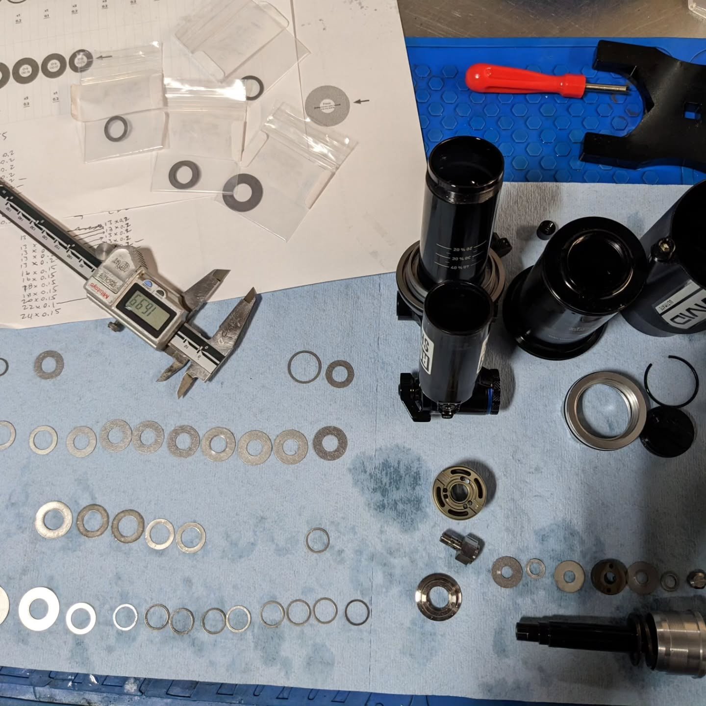 Circles Rule Everything Around Me. 
.
.
.
.
.
#mtb #mechanic #mtb #mountainbike #suspension #fox #rideordie #repair #racing #tuning #engineering #tutorial #education #unboxing #fyp #damping #new #brandnew #win #faster #speedshop #speedshopaptos #spee