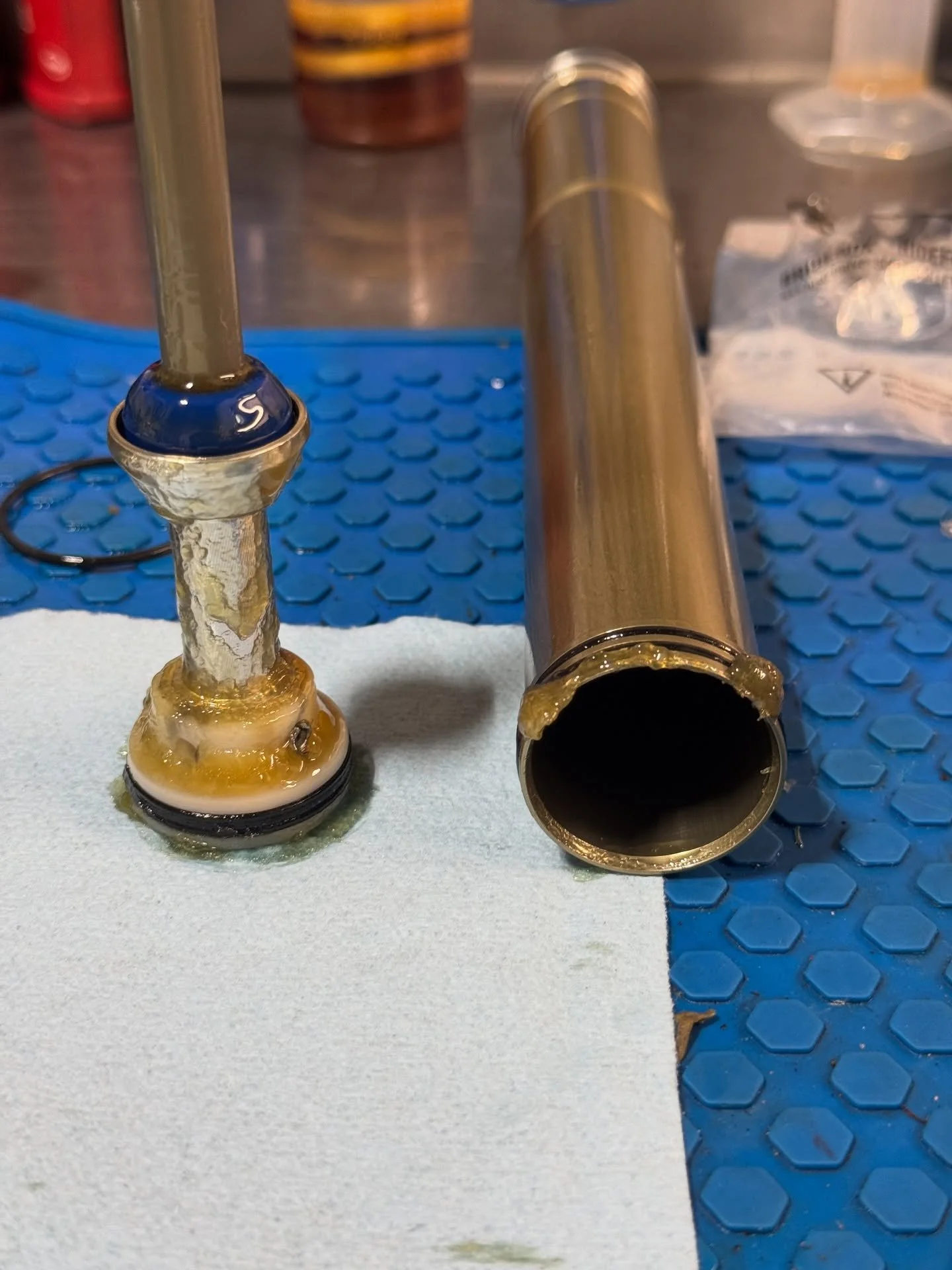 Great example of why routine maintenance is 🔑 to maintaining traction. A negative spring loaded with slick honey = reduced small bump compliance. 

These are often loaded from the factory and the first service is usually results in the biggest perfo