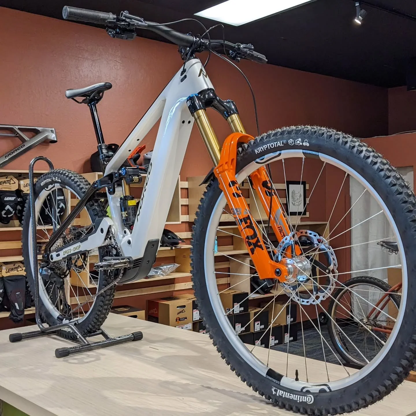 @norcobicycles leaves nothing to imagination when it comes to the new Range VLT C1. Checks every box, right out of the box. ✅ 

#norco
#mtb
#emtb
#range
#speedshop