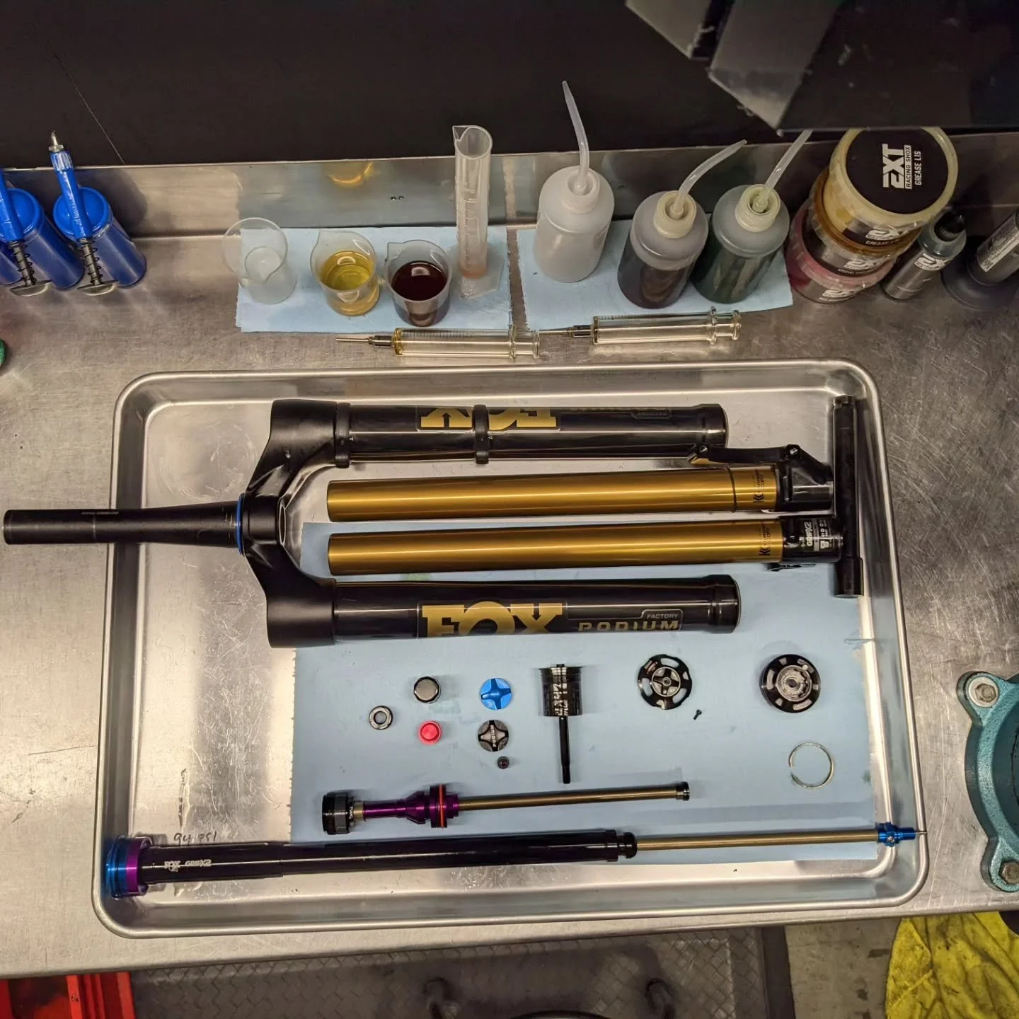 Deep dive on this @fox Podium to get it refreshed for the season and installed on a squeaky new @rideframeworks . Bike feels absolutely mint, looks the part too. Thanks @_lezzzy_ for trusting us with your ride! 

#podium
#suspension 
#service 
#speed