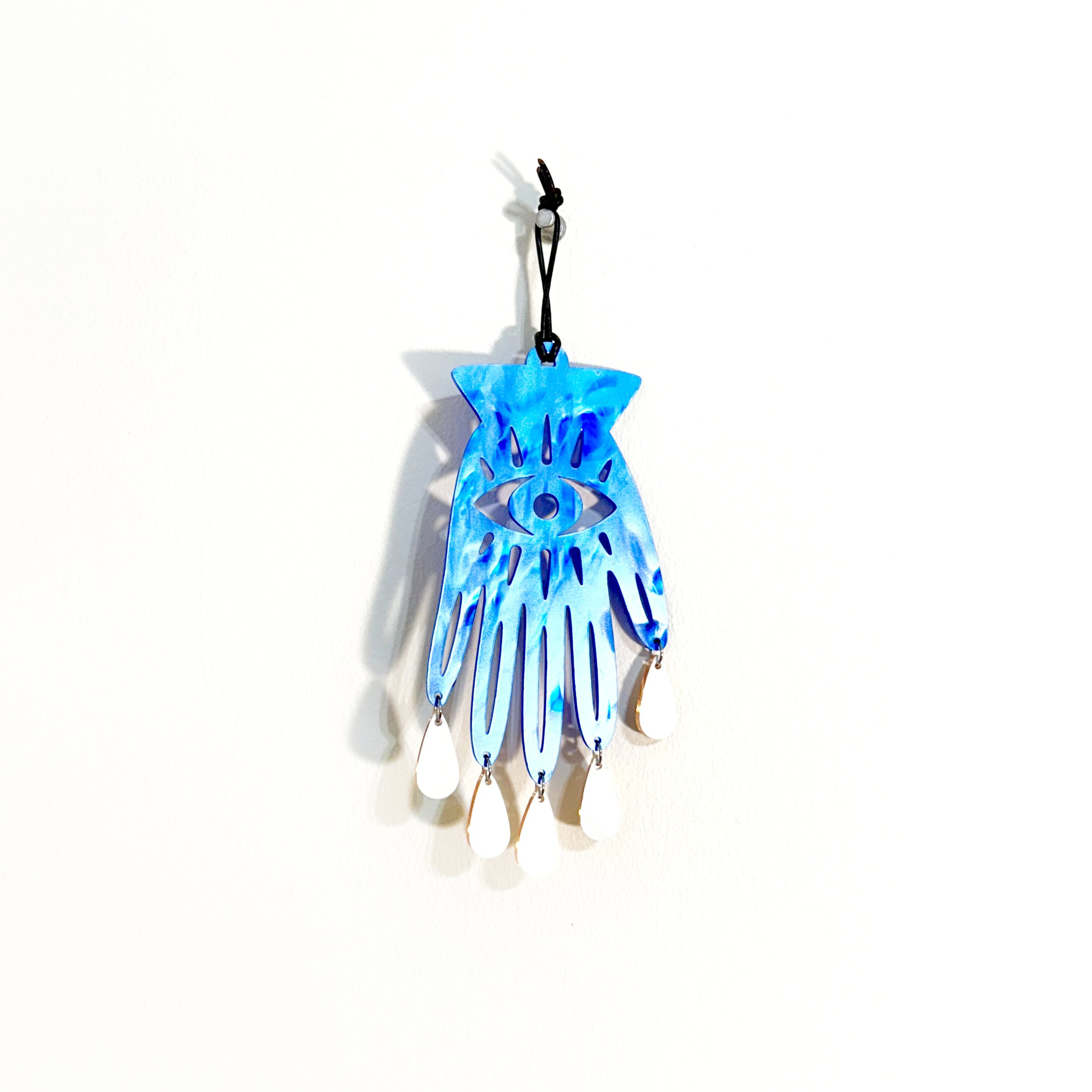 MiriamDema-BlueMirrorHand-2025-02.jpeg