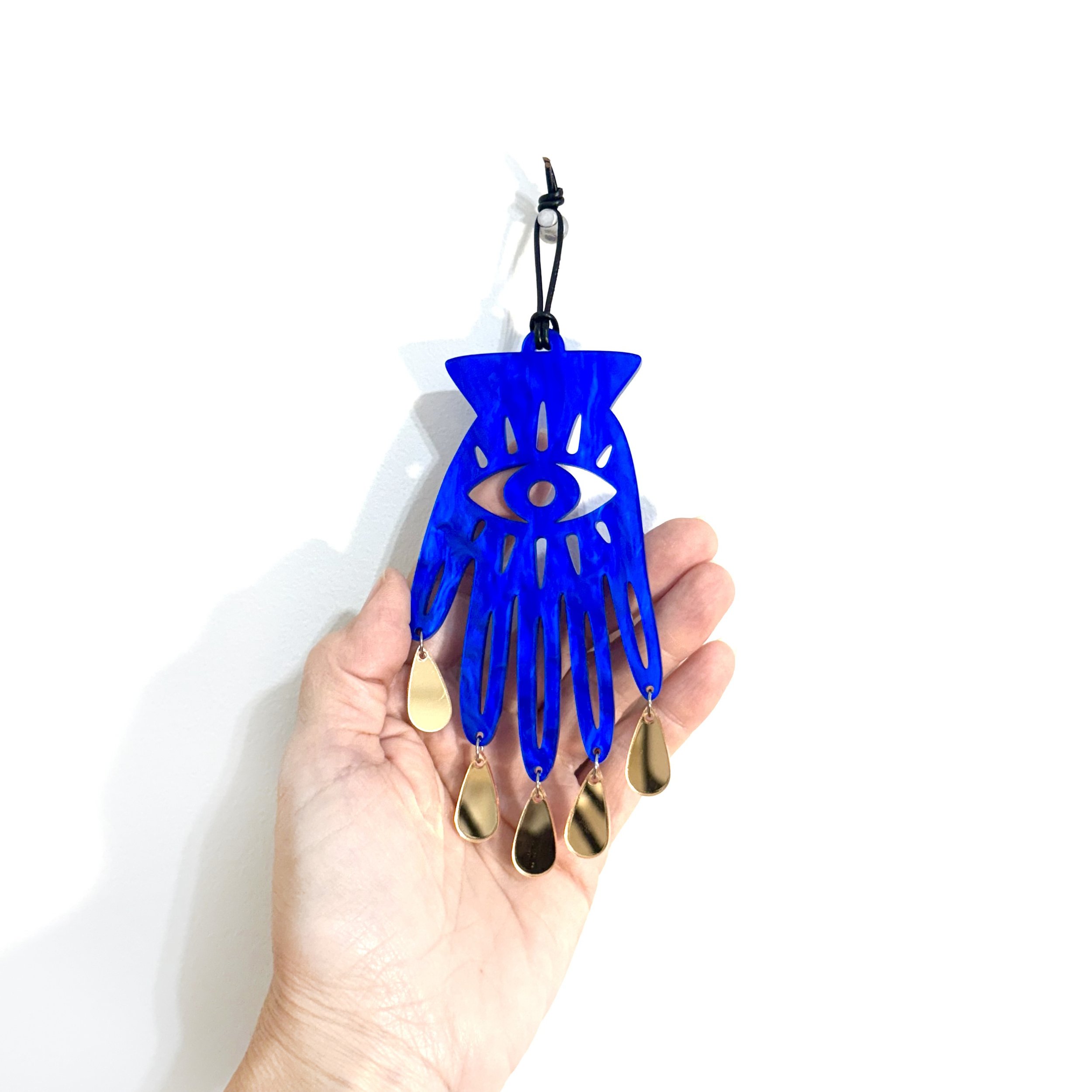 MiriamDema-BlueMirrorHand-2025-03.jpeg