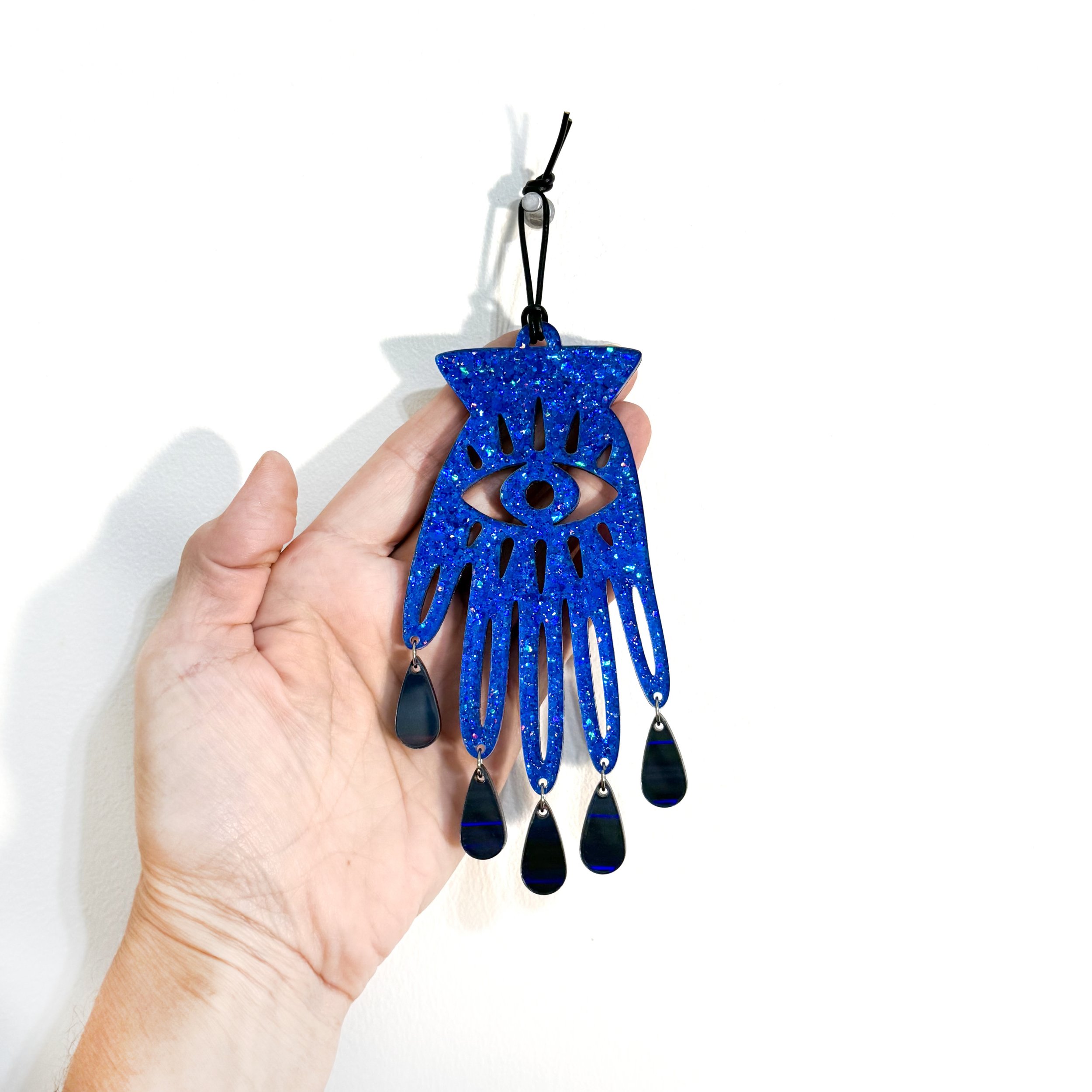 MiriamDema-BlueHoloHand-2025-03.jpeg