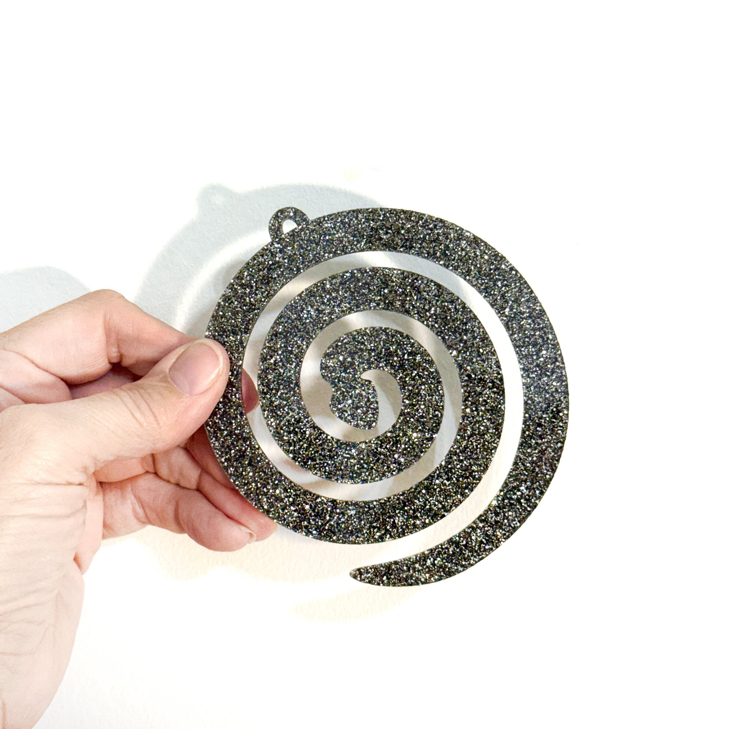 MiriamDema-BlackGlitterSnake-2025-02.jpeg