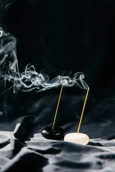 INCENSE_2_grande.jpg