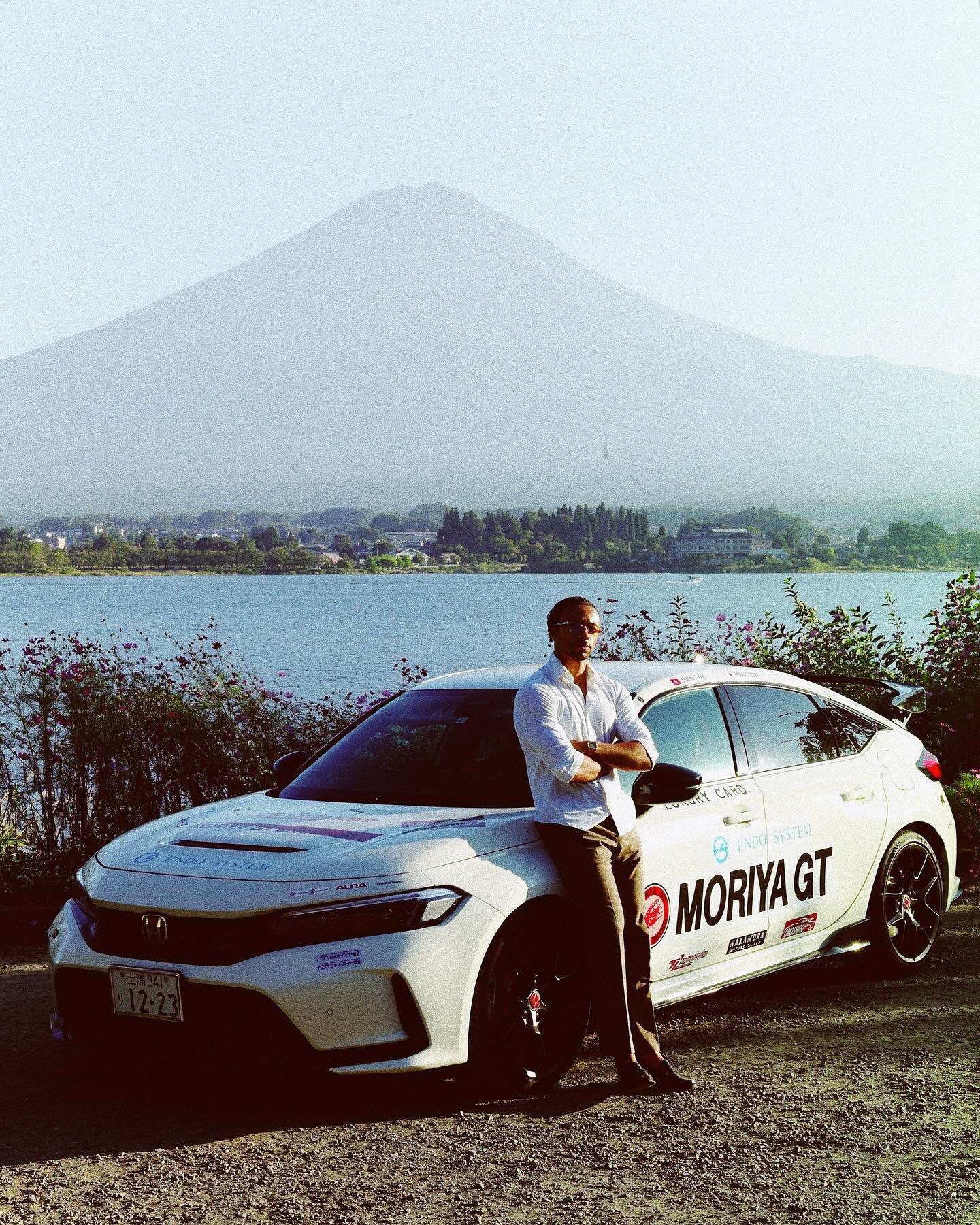 The most impressive FF car I&rsquo;ve ever driven. Had some fun on the touge mountain roads around Mt Fuji on my last trip there for some events. Pleased manuals are still being sold. 

#MtFuji #JannMardenborough #TypeR