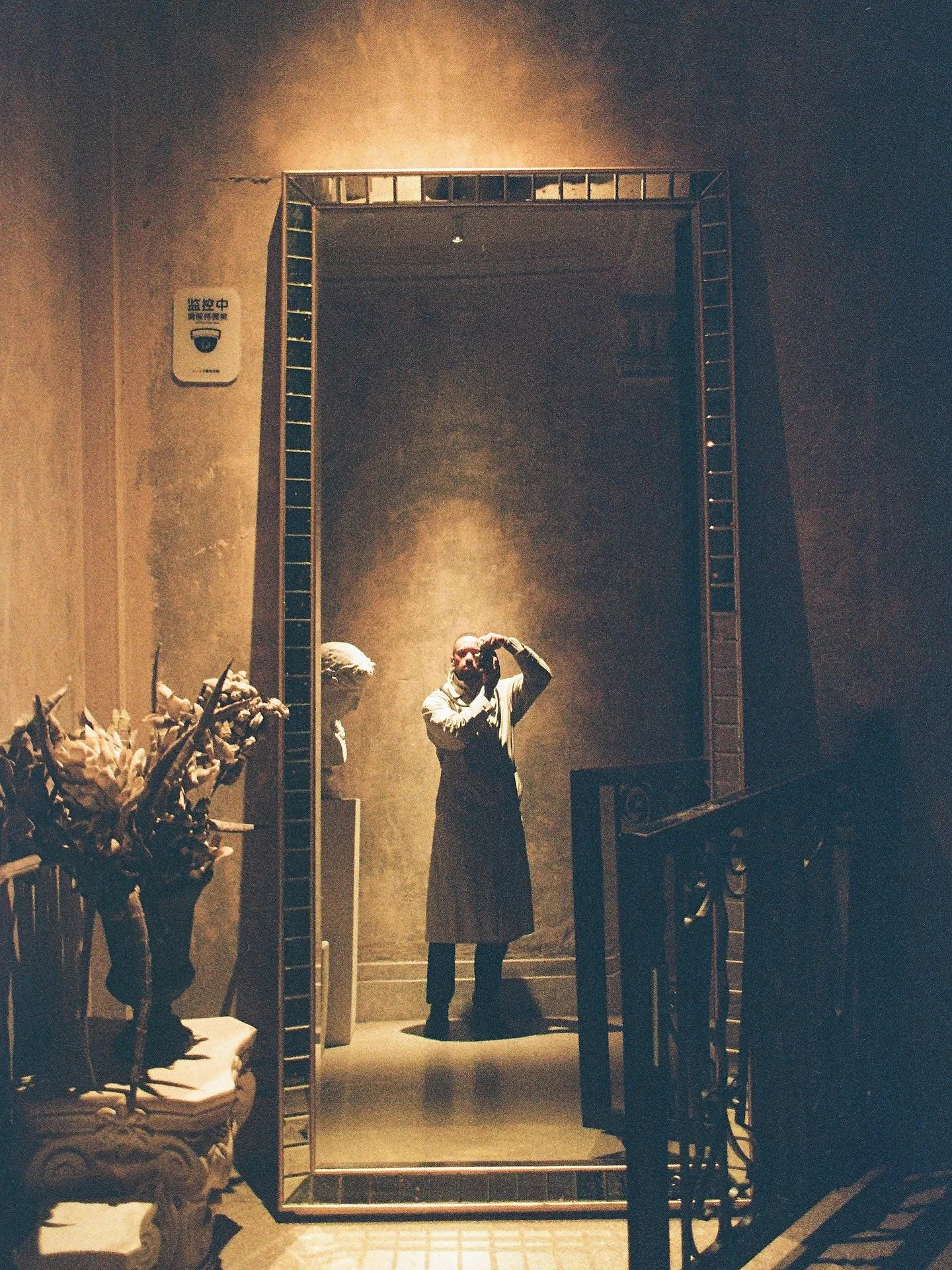 Free week so went to China for CNY with my camera. 

1: Huangpu District Zhotel, Shanghai 
2: The Bund
3: Nanjing Road 
4: Nick and Steven, known them at this point 5 hrs
5: Late dinner somewhere in Shenzen
6: Lanterns where I spent the afternoon dri