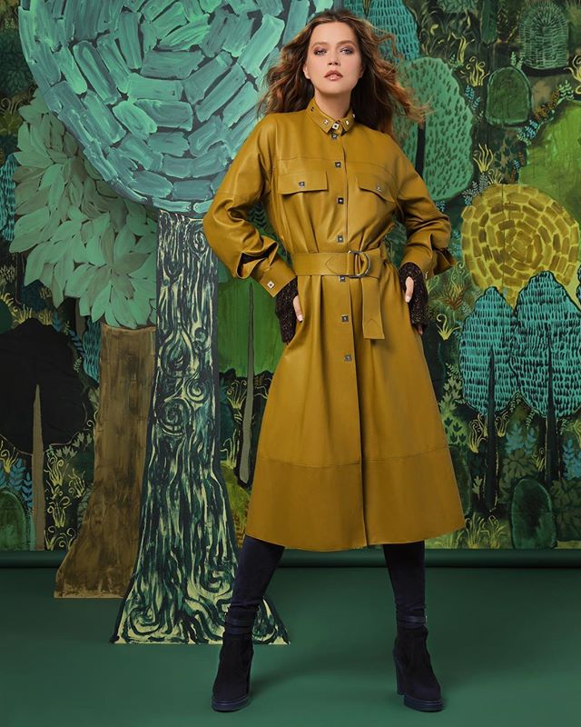 Painted landscape by Andrew Catanese, makes the perfect backdrop for @hermes lovely leather coat. Worn beautifully by @liza_kei 
Styling- @hannahjdotco 
Hair- @discodestiny 
Makeup- @samantha
Shot for @shopbuckheadatl fall/winter campaign 
#femalefas