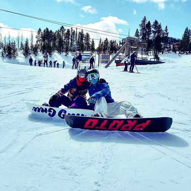 Couple of snow bunnies sliding down the slopes 🐇🐇❄️...or robbing a bank😂