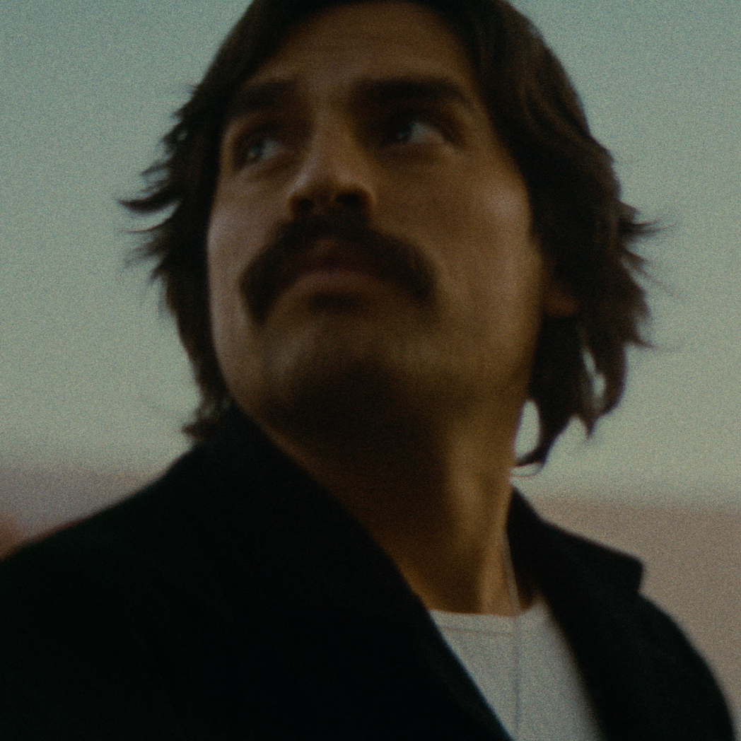 Hermanos Gutiérrez featuring Leon Bridges