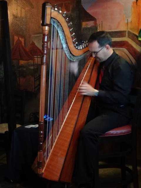 LIVE MUSIC - Julio Montero