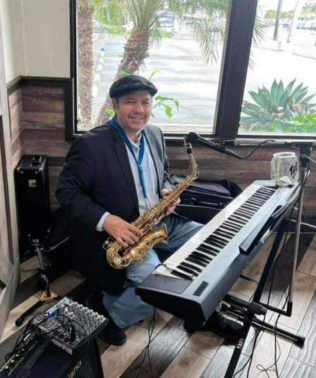 LIVE MUSIC NIGHT - Juan Ornelas