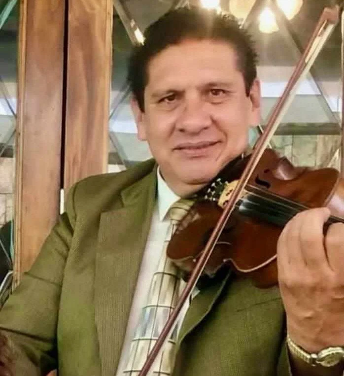 LIVE MUSIC NIGHT - Oscar Ornelas