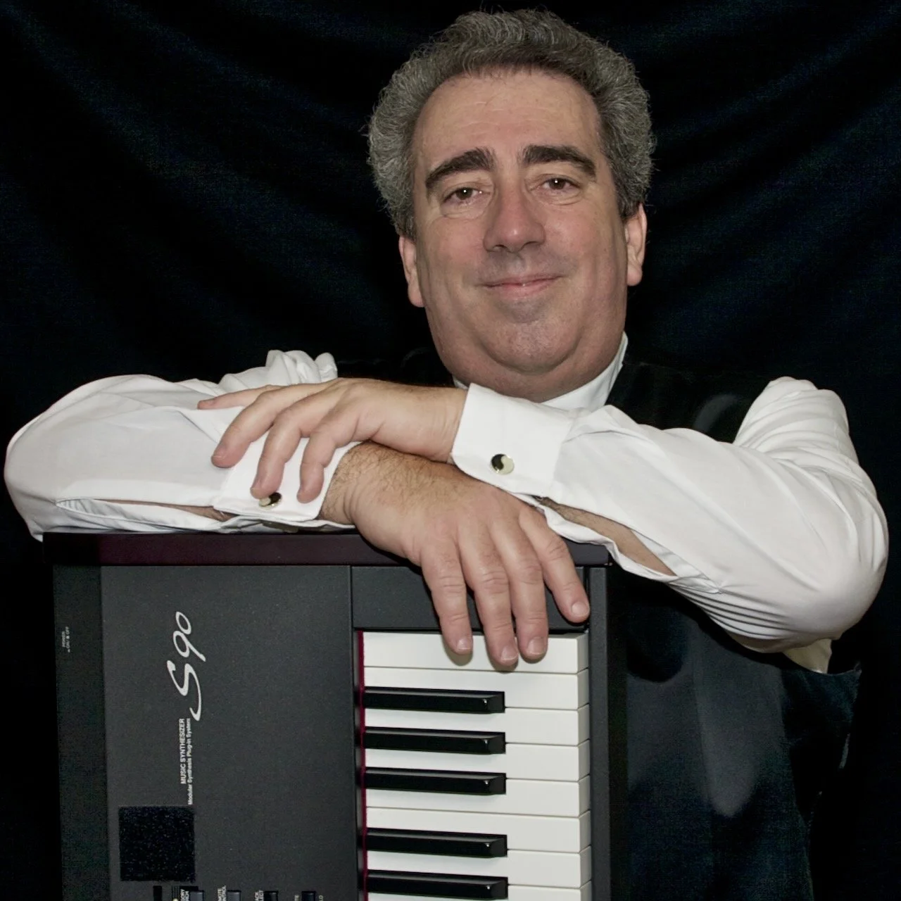 LIVE MUSIC - Nick Peper