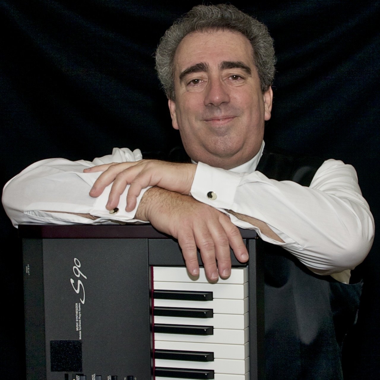 LIVE MUSIC - Nick Peper