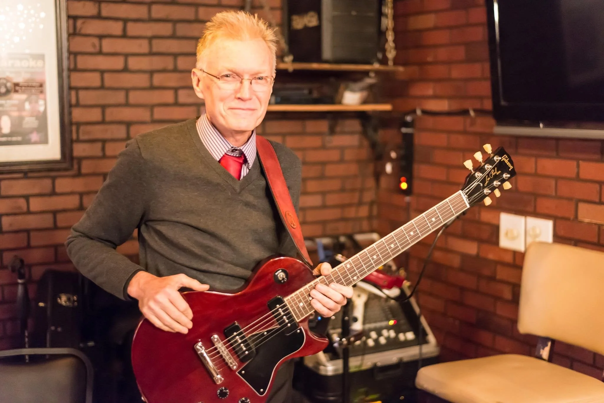 LIVE MUSIC - John Murphy