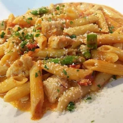 Penne Pomodoro Seco.jpg