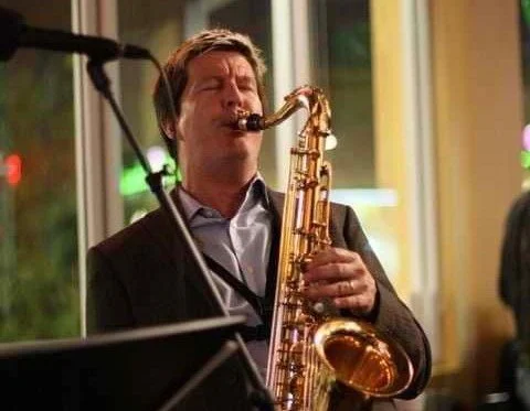 LIVE MUSIC - Jeff Sisil