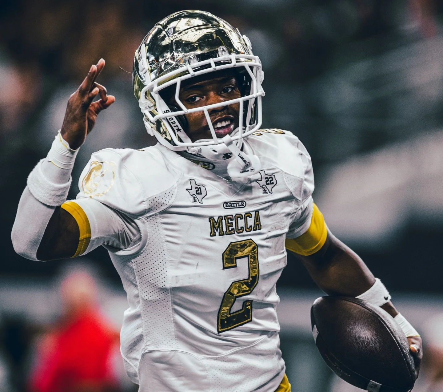 South Oak Cliff wins the UIL 5A D2 Championship off a dominate performance from MVP Mikail Trotter @ysn_.hardbody . One year after a 38-35 loss to Randle in the state final, the Golden Bears flipped the script behind Trotter&rsquo;s 130+ rushing yard