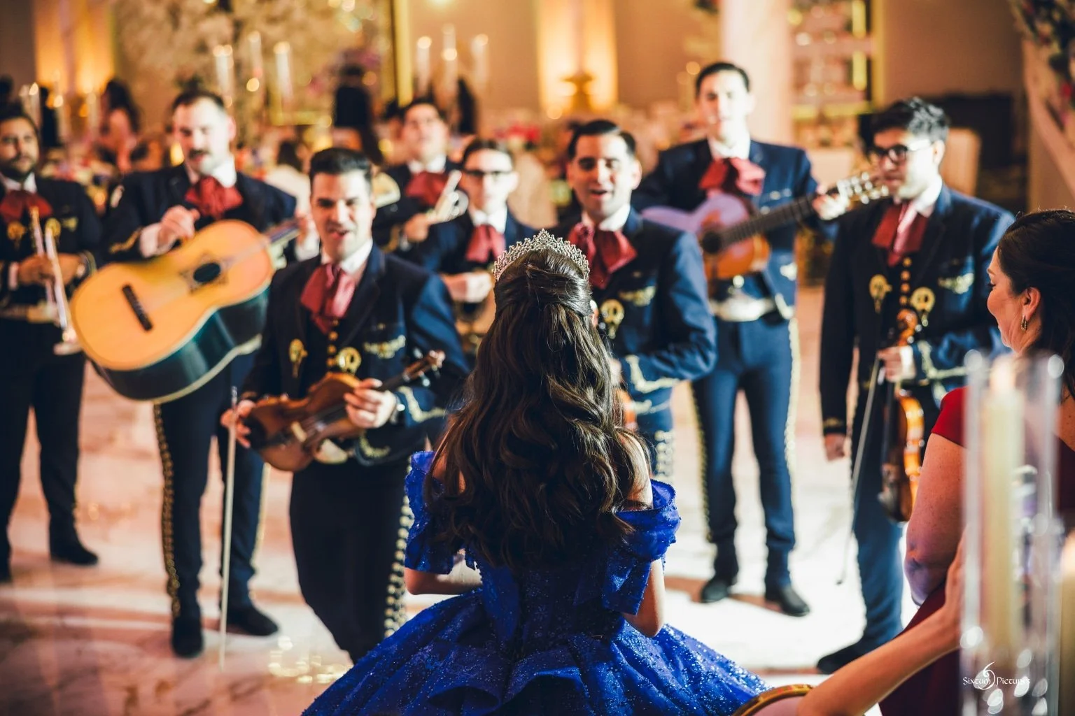 5 Dinner and Mariachi - Sixtum Pictures-SIX12076.jpeg