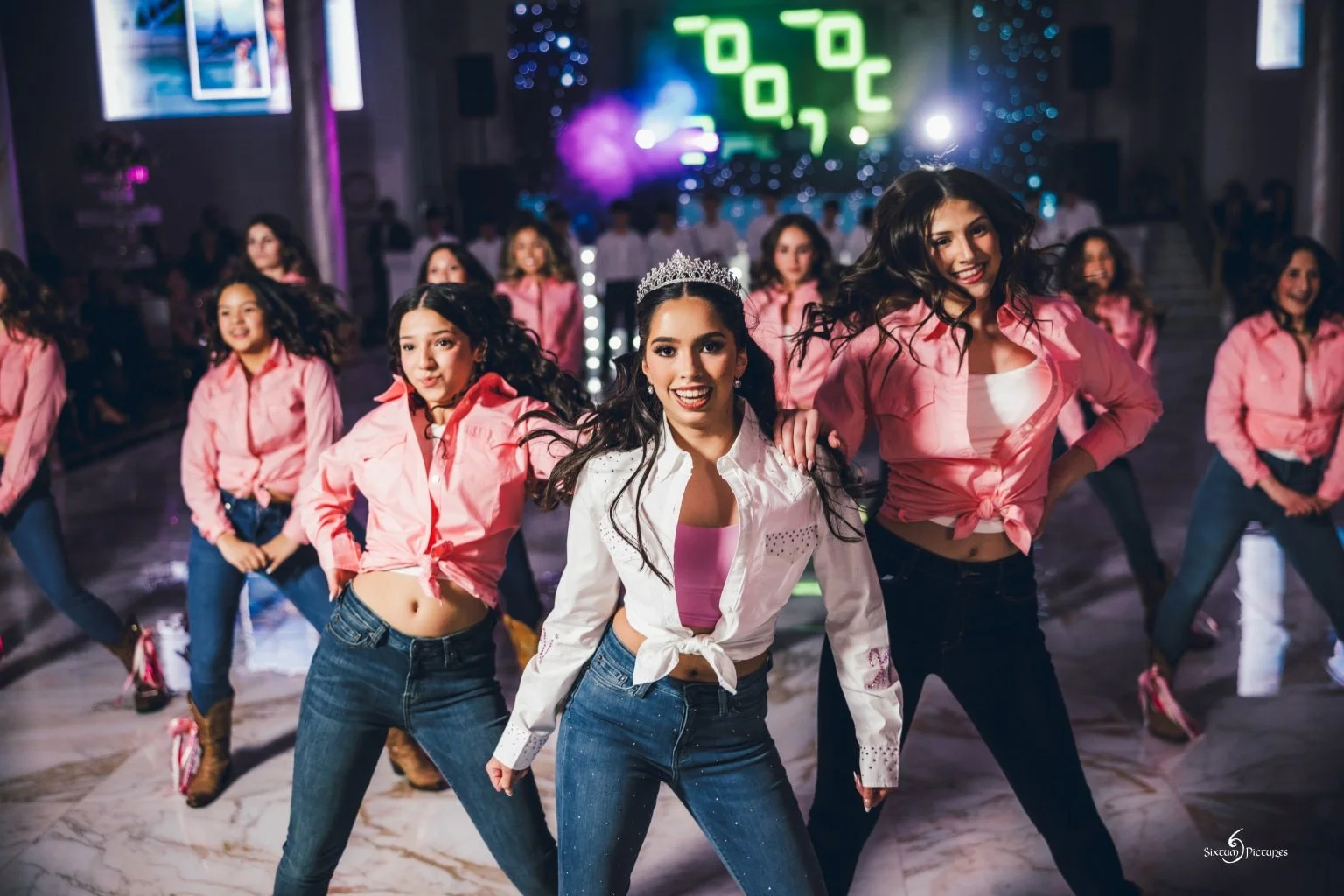 13 Group Dance - Sixtum Pictures-SIX16424.jpeg