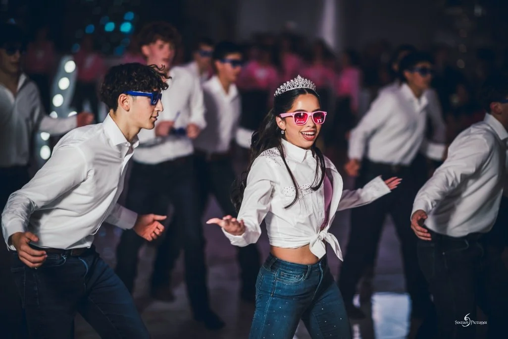 13 Group Dance - Sixtum Pictures-SIX42033.jpeg