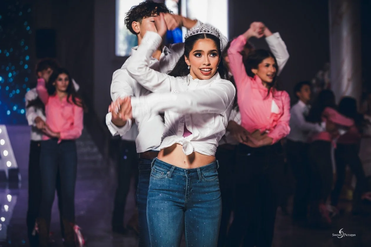 13 Group Dance - Sixtum Pictures-SIX56813.jpeg