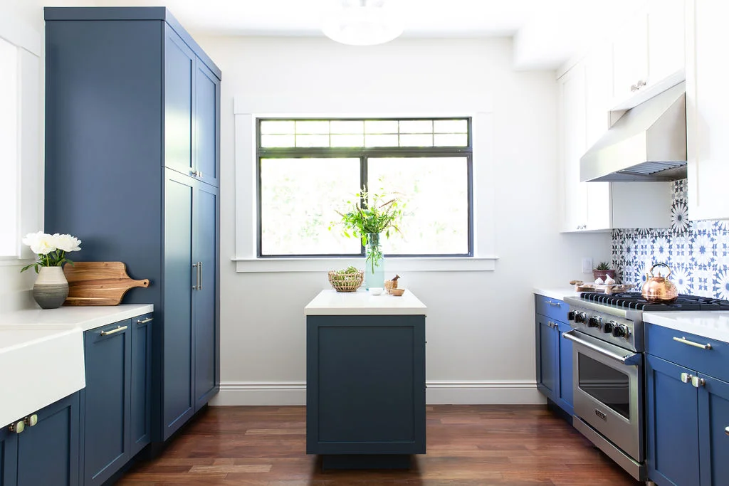 Love-&-Interiors-San-Francisco-Pacific-Heights-Blue-Kitchen-Built-in-Pantry.jpg