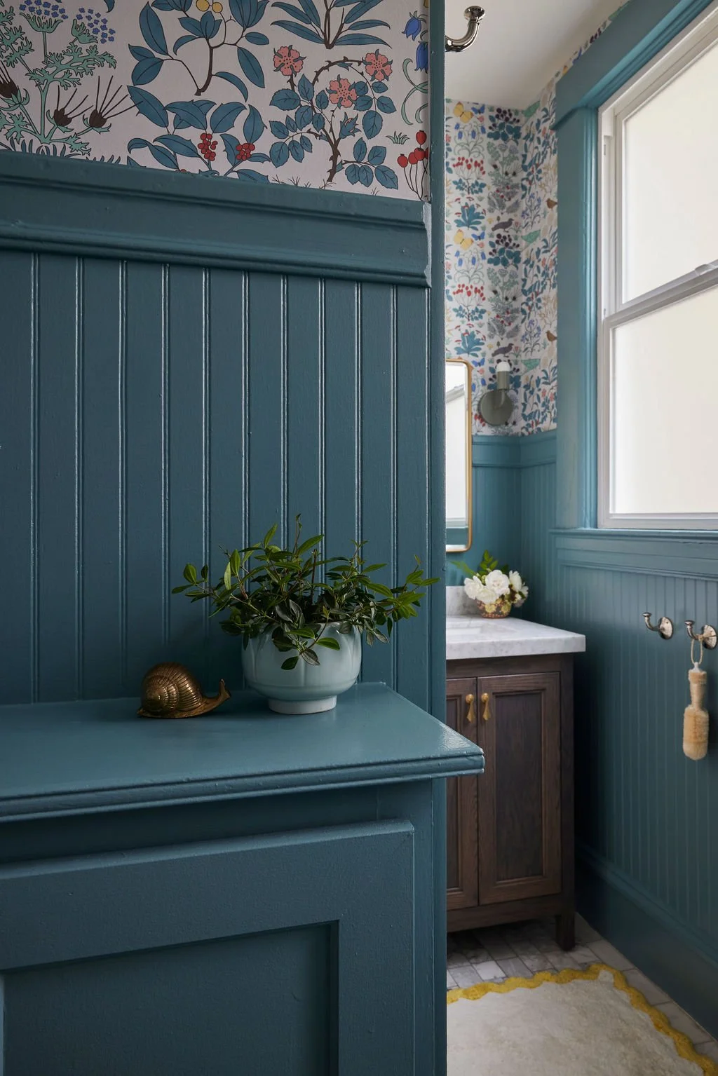 Love-and-Interiors-San Francisco-Hall-Bath-Wallpaper-Blue-Beadboard.jpg
