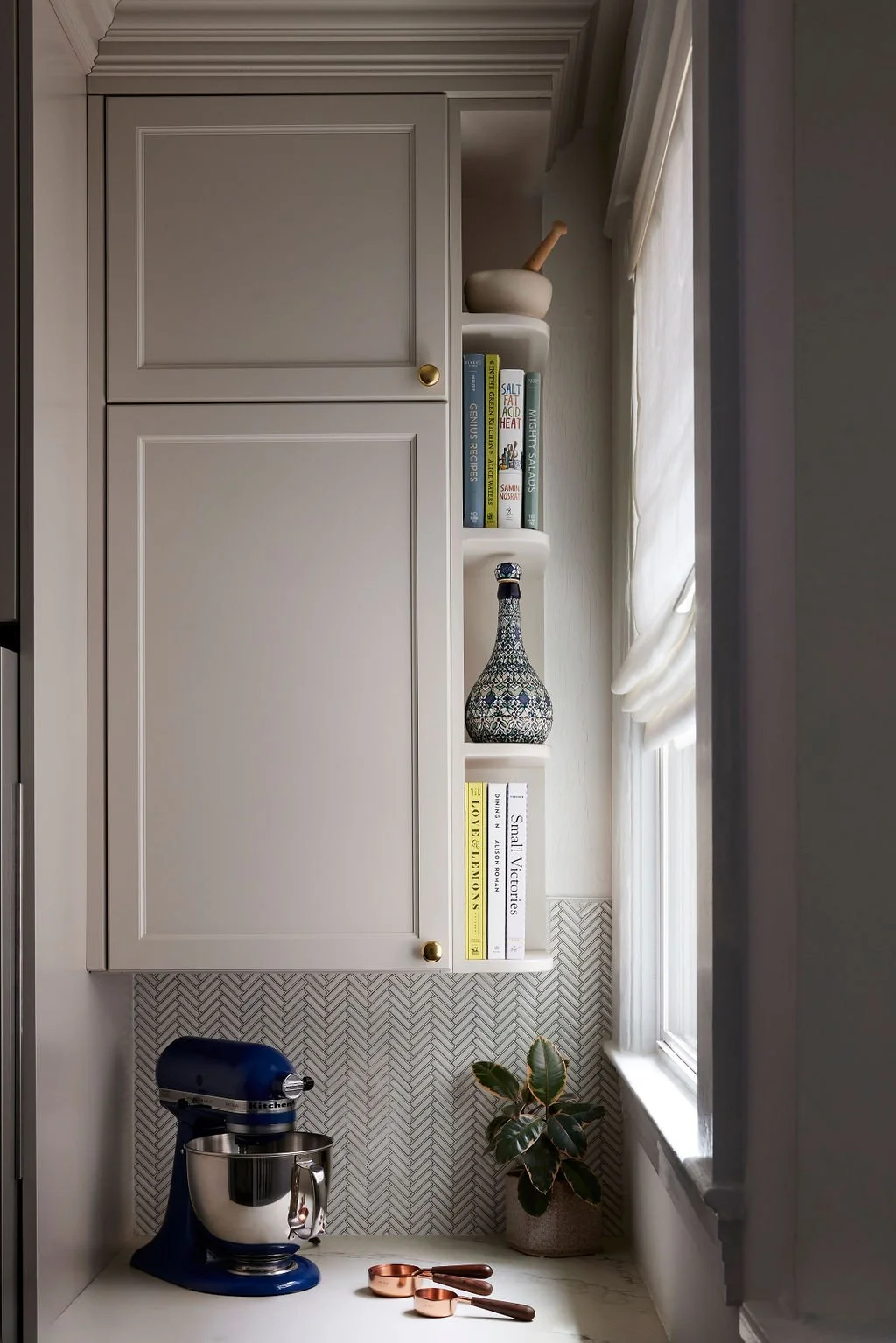Love-and-Interiors-San Francisco-Kitchen-Shelf.jpg